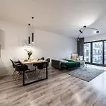 Rent Like Home - Walonska 19